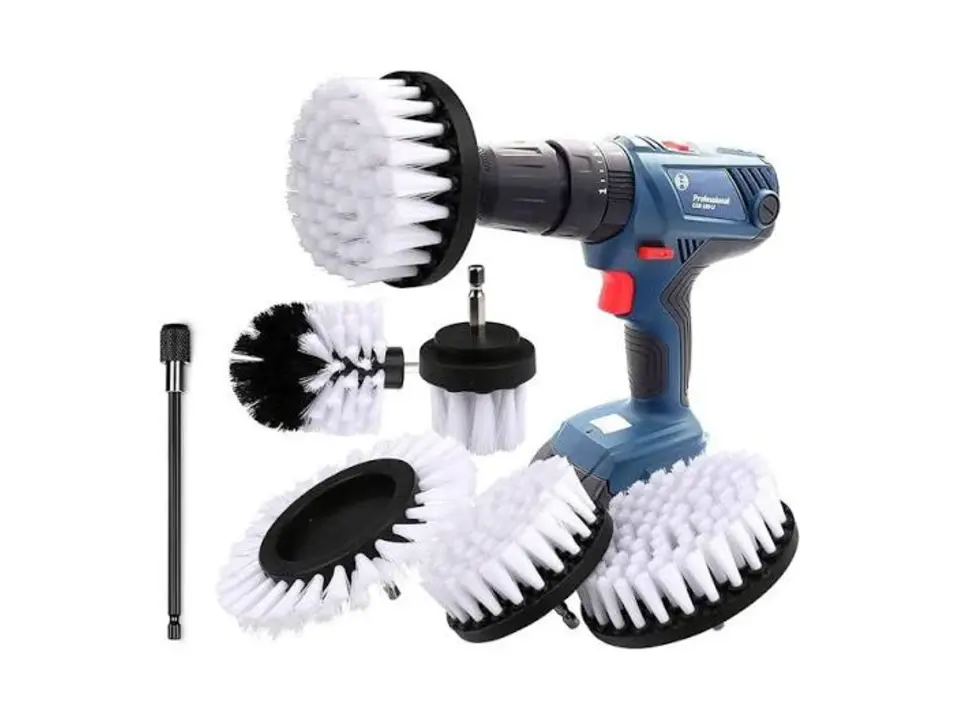 Visseuse sur batterie avec plusieurs brosses souples de nettoyage